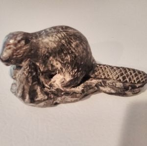 BEAVER FIGURINE HAND CARVED